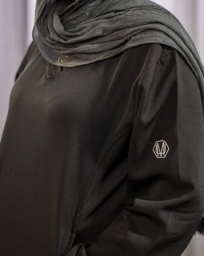 Black Modest V-Cut